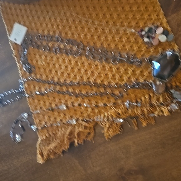 4 Gold, Black and Silver Pendants - Picture 2 of 5